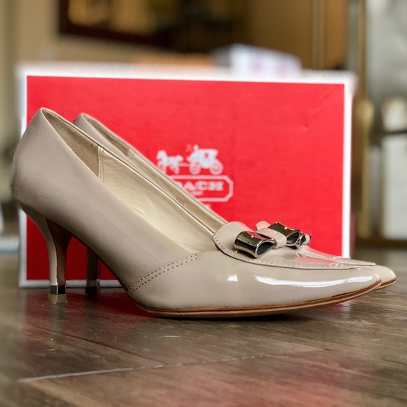 COACH patent leather heels with metal bow - Picture 1 of 7
